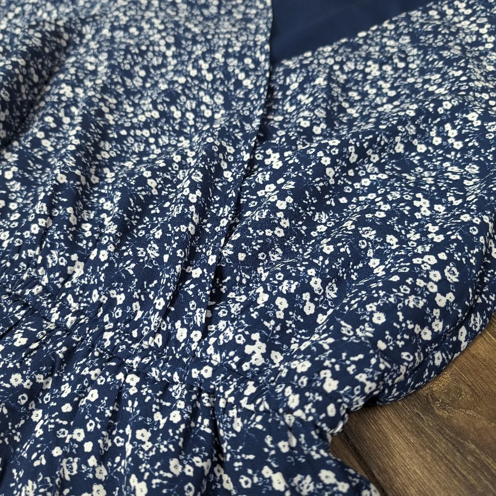 Arizona Blue floral Long flutter sleeve shorts romper jumpsuit EUC lined size M - Picture 6 of 9